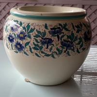 Vaso in terracotta decorato a mano