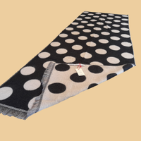 Sciarpa con fantasia a pois, reversibile