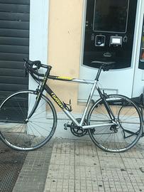 Bicicletta da corsa usata pochissimo
