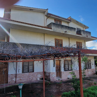 Villa più capannone