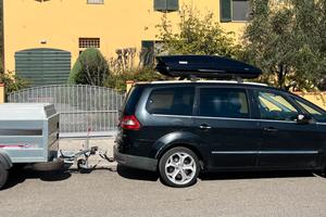 Ford Galaxy (con carrello appendice e box tetto)