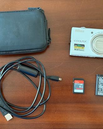 Nikon Coolpix S6200 16MP, Zoom 10x + SD 8GB