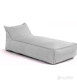 Pouf  totalmente Nuovo