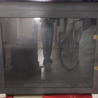 Vetrina da negozio per esporre merce all'esterno