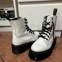 Dr. Martens bianche con platform – Numero 36