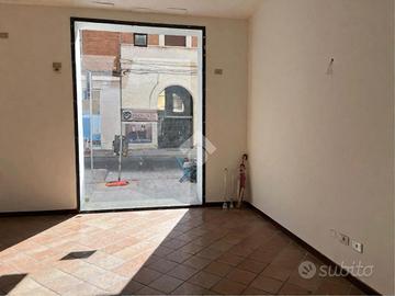 NEGOZIO A FORLÌ