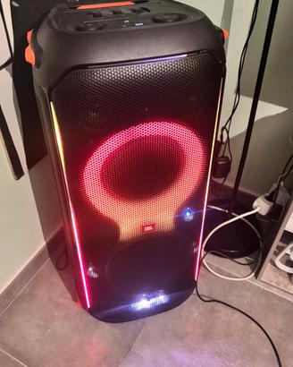 Cassa Jbl partybox 710 da 800w usata pochissimo