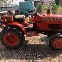 Trattore 4 ruote  kubota
