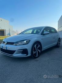 Volkswagen Golf GTI Performance 2.0 245 CV TSI 5p.
