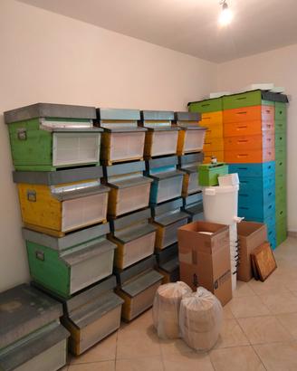 Arnie e materiale apistico vario