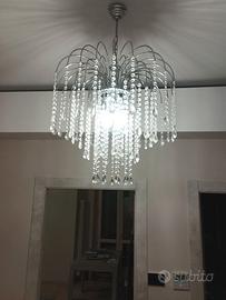 Lampadario a pioggia di cristalli