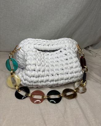Borsa clutch bianca con manico uncinetto