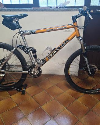 Kona Kikapu Deluxe XL - MTB Full Suspension 26"