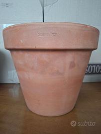 Tre vasi in terracotta diametro 25cm