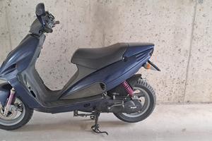 Malaguti phantom f12 -50 cc a liquido