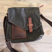 Borsa a tracolla per lavoro, viaggio e scuola 