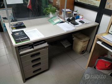 Scrivania Olivetti 