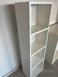 Scaffalatura in legno massiccio