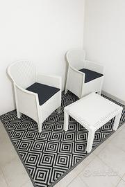 Set 2 poltrona e tavolino + tappeto