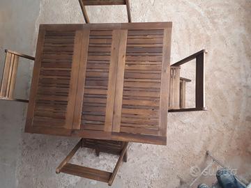 tavolo da terrazzo in legno