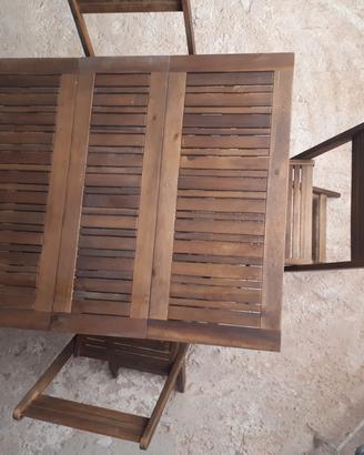 tavolo da terrazzo in legno