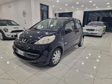 Peugeot 107 1.0 68 CV 5p. Cambio Automatico