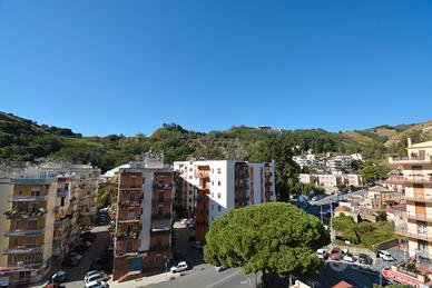 Via Pietro Castelli - Doppi servizi e posto auto