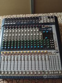 mixer soundcraft signature 16 