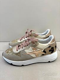 Sneakers nuove Divine Follie