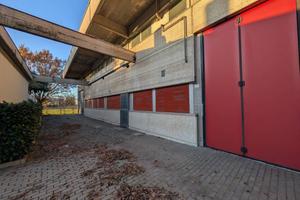 Immobile di 400 m² con 2 locali a Bologna