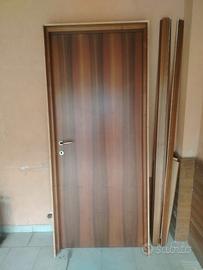 Porta in noce da interni