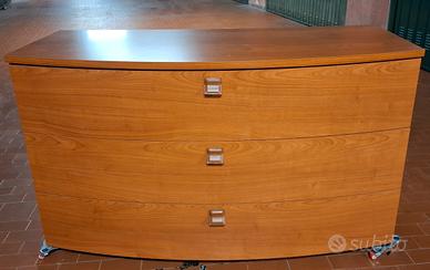 Cassettiera ciliegio.