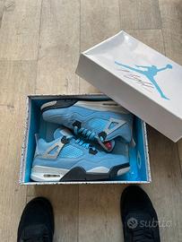 Air Jordan 4 Retro University Blue Taglia 44