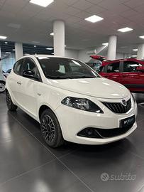 Lancia Ypsilon 2024 km 0 aziend PLATINO