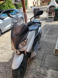 scooter yamaha X-MAX 250