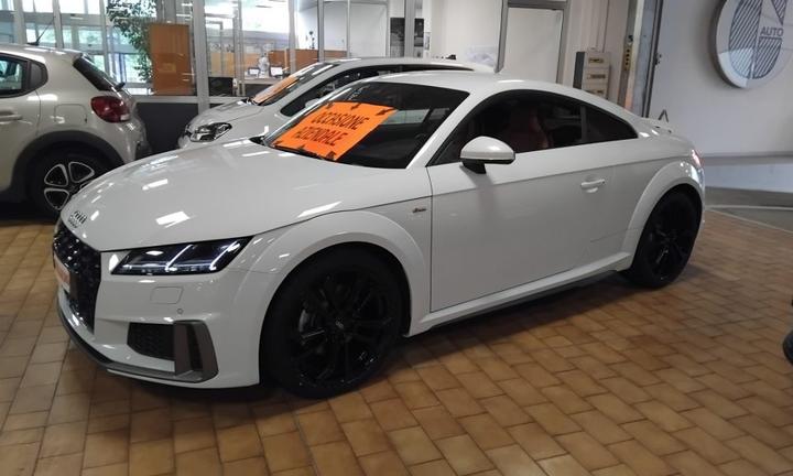 AUDI TT Coupé 40 TFSI S tronic S-LINE