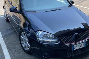 Volkswagen Golf 1.6 benzina anno 2006.