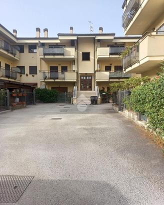 2 LOCALI A VENAFRO