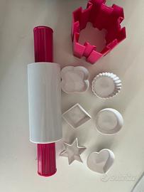 mattarello tagliabiscotti multiforma di Barbie