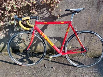 bicicletta da corsa marca Cinelli 