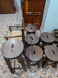 Otto sgabelli in legno