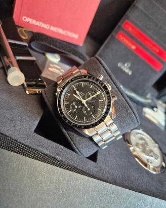 Omega speedmaster  moonwatch