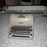 Macchina da scrivere olivetti "lexikon 80"