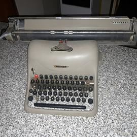 Macchina da scrivere olivetti "lexikon 80"