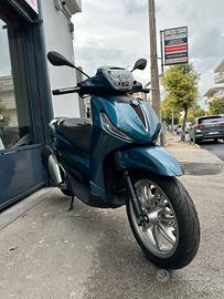 Piaggio Beverly 400 base