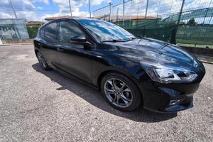2019 Ford Focus ST Line