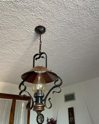 Lampadario in rame e ferro con lanterna