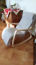 Sedia a dondolo con poggiapiedi regolabile