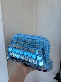Clutch bag azzurro cielo con paillettes