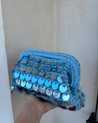 Clutch bag azzurro cielo con paillettes